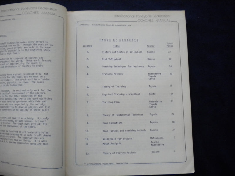 1979 INTERNATIONAL VVOLLEYBALL FEDERATION COACHES MANUAL SOFTCOVER - KD 8009