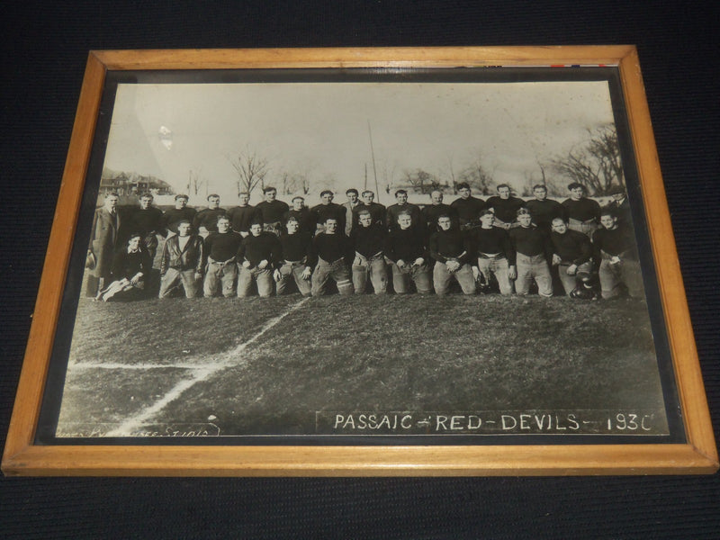1930 PASSAIC RED DEVILS FOOTBALL TEAM FRAMED PHOTO - NEW JERSEY - 21x17 - #42A