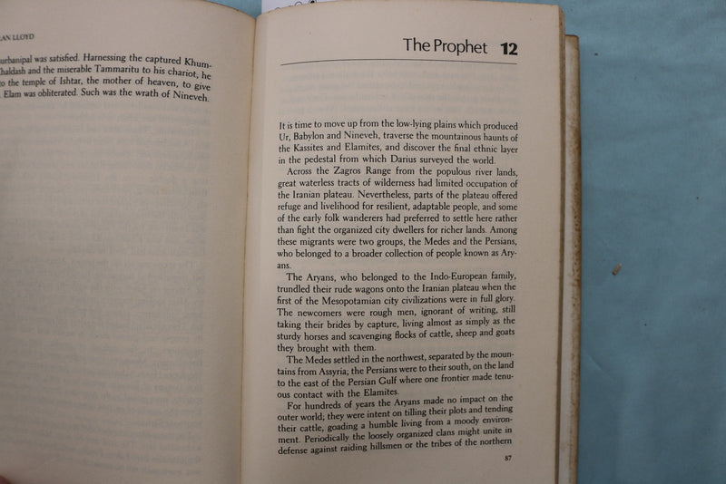 1975 MARATHON, THE STORY OF CIVILIZATIONS HARDCOVER BOOK BY ALAN LLOYD - KD 9645