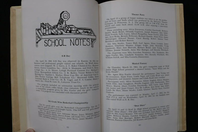 1961 WOLF JUNIOR HIGH SCHOOL YEARBOOK - EASTON, PENNSYLVANIA - YB 3497