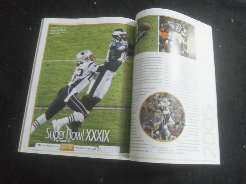 2016 PRO FOOTBALL CHAMPIONS MAGAZINE - 50TH SUPER BOWL CELEBRATION - B 4077O