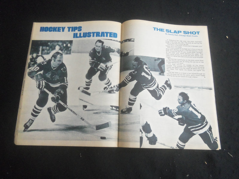 1974 MARCH HOCKEY ILLUSTRATED MAGAZINE - JACQUES LAPERRIERE - B 6235A