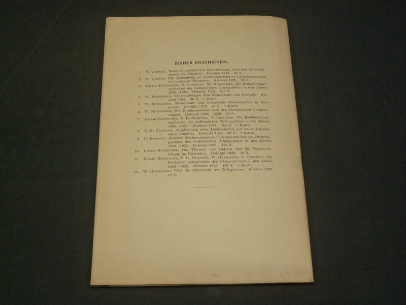 1929 UBER DIE ELLIPTIZITAT DES ERDAQUATORS BOOK BY W. HEISKANEN - J 5927