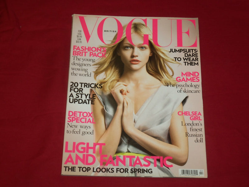 2008 FEBRUARY VOGUE BRITISH MAGAZINE - SASHA PIVOVAROVA COVER - FASHION - RC 254