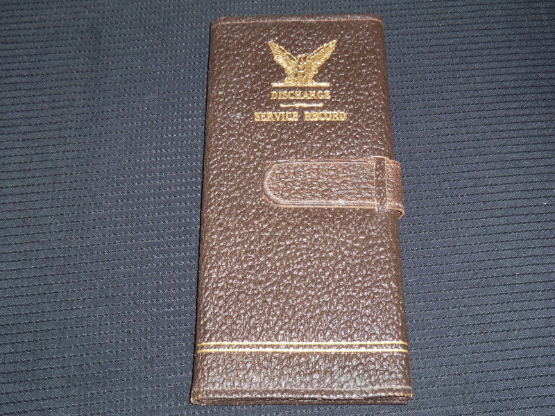 1943 BERKSHIRE KNITTING MILLS DISCHARGE SERVICE RECORD CASE - K 81