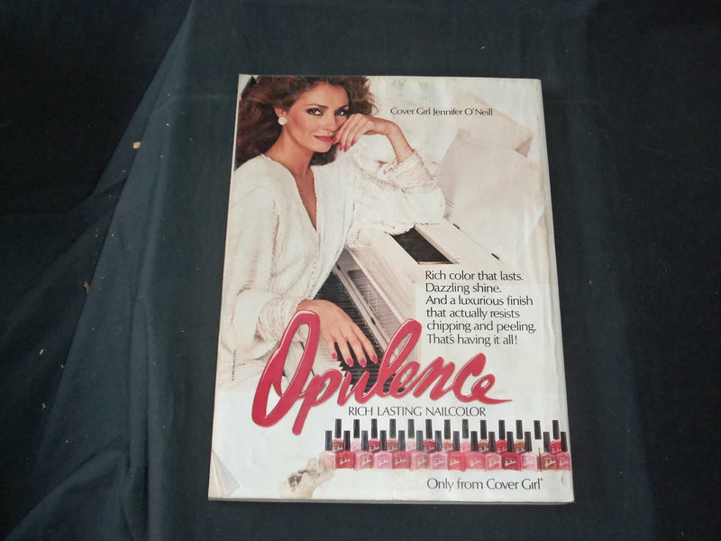 1985 MAY COSMOPOLITAN MAGAZINE - KIM ALEXIS, PHOTO BY SCAVULLO - B 5475