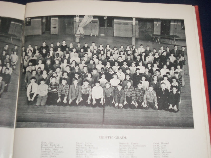 1942 THE VOYAGER FREEPORT HIGH SCHOOL YEARBOOK - GREAT PHOTOS - YB 860