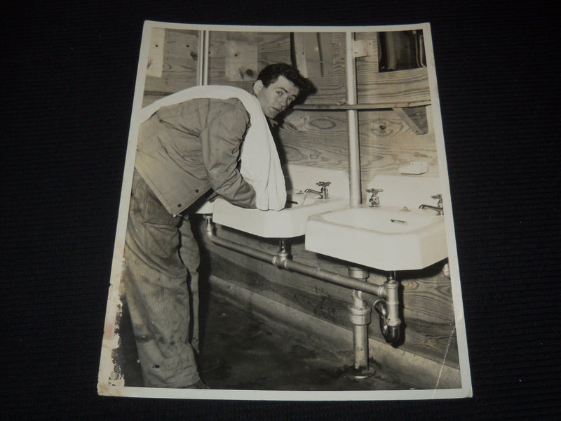 1944 ROBERT WALKER ORIGINAL PUBLICITY PHOTO - 10x13 - #25