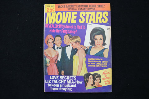 1967 APRIL MOVIE STARS MAGAZINE - ELIZABETH TAYLOR COVER - E 24177