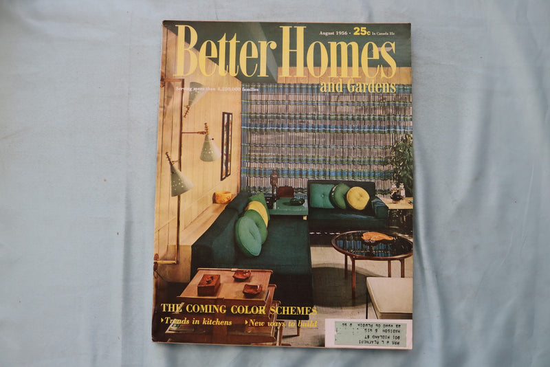 1956 AUG BETTER HOMES AND GARDENS MAGAZINE - A FAMILY ROOM COVER - E 26559