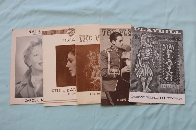 1940'S-1960'S MUSIC THEATRE PROGRAMS AND SOUVENIR BOOKS - LOT OF 51 - O 3720