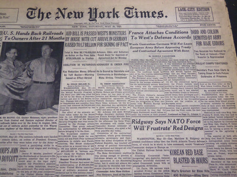 1952 MAY 24 NEW YORK TIMES - DODD AND COLSON DEMOTED BY ARMY - NT 4526