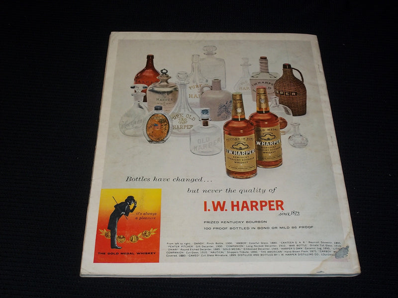 1958 AUGUST ESQUIRE MAGAZINE - PACIFIC-ORIENT FRONT COVER - E 1020
