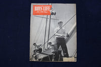 1949 APRIL BOYS' LIFE MAGAZINE - SAILORS PAINTING COVER - E 22120