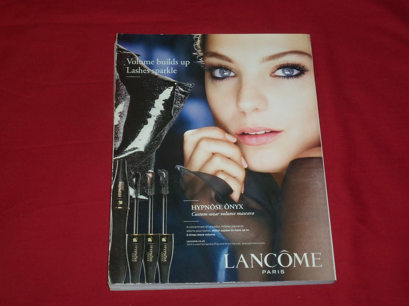 2008 MARCH VOGUE BRITISH MAGAZINE - KATE MOSS COVER - HIGH FASHION - RC 252