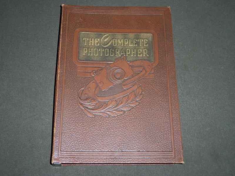 1942 THE COMPLETE PHOTOGRAPHER MAGAZINE BOUND VOLUME - ISSUES #25-30 - KD 4920