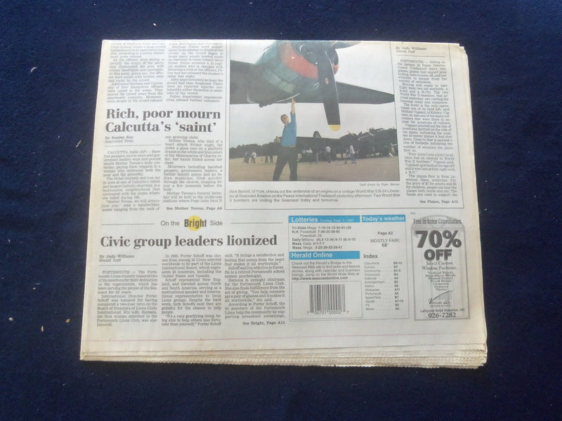 1997 SEP 8 PORTSMOUTH (NH) HERALD NEWSPAPER - POLICE & STUDENTS CLASH - NP 6137