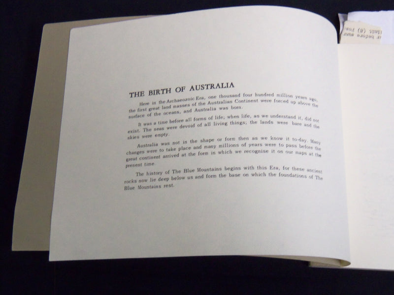 1974 A PICTORIAL HISTORY OF THE BLUE MOUNTAINS BOOK - SOFTCOVER - J 8715