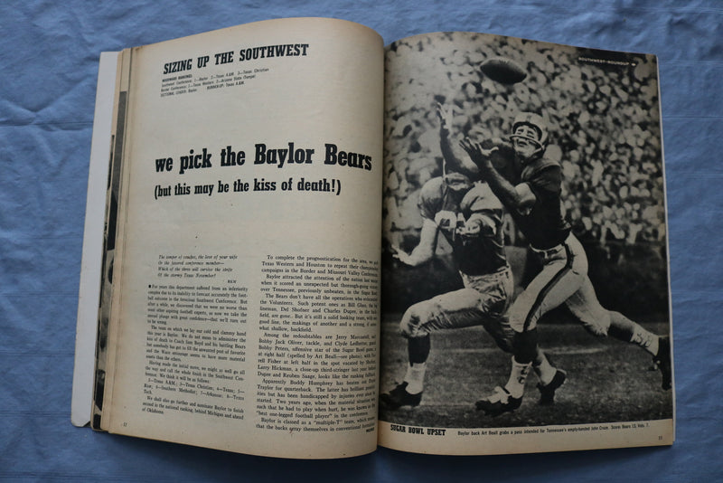 1957 STANLEY WOODWARD'S FOOTBALL MAGAZINE - BOBBY COX COVER - ST 5506U