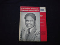 1976 AMERICAN FOOTBALL COACHES ASSOCATION MAGAZINE - EDDIE ROBINSON - SP 3625U