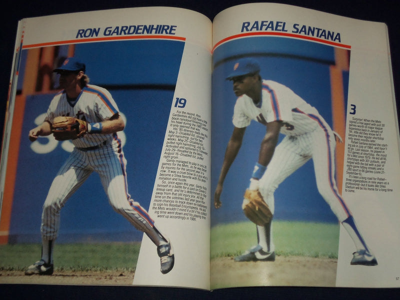 1986 NEW YORK METS OFFICIAL TEAM YEARBOOK REVISED ED. - 25TH ANNIVERSARY - J 398