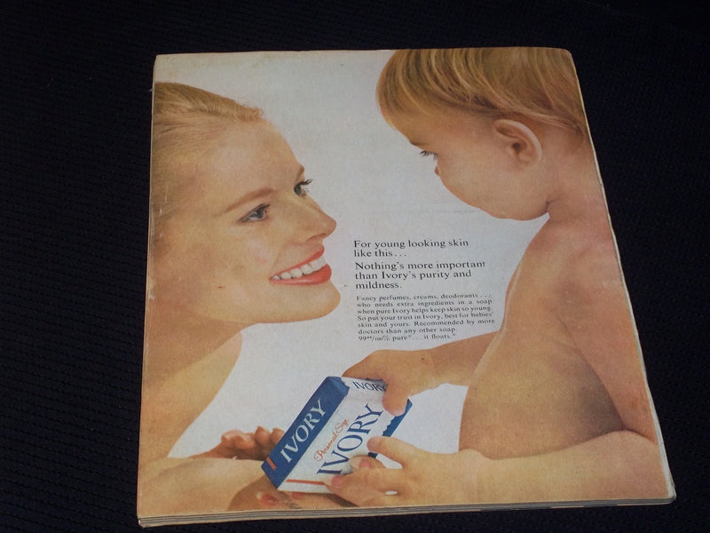 1967 MARCH PHOTOPLAY MAGAZINE - THE LENNONS FRONT COVER - E 874