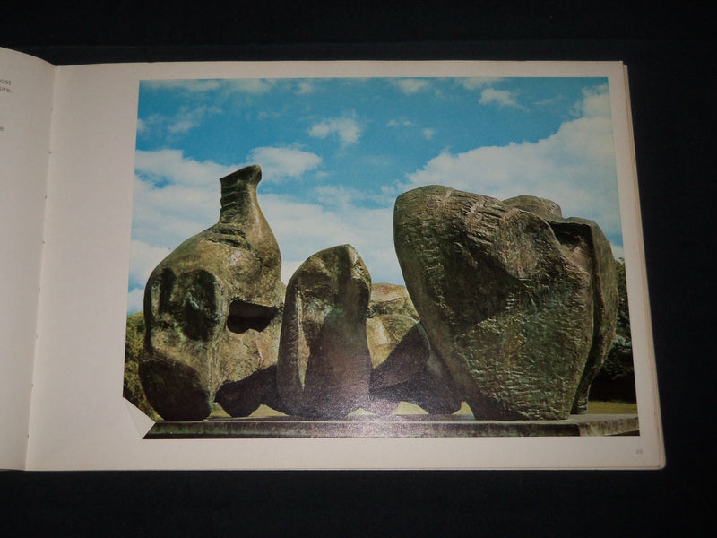 1970 HENRY MOORE CARVINGS & BRONZES BOOK - NICE PHOTOS - KD 5268