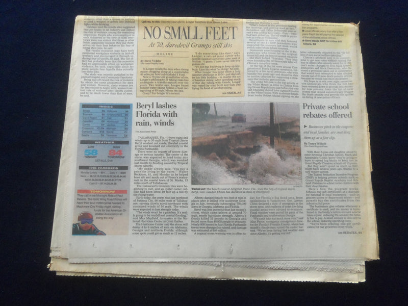 1994 AUG 16 THE GRAND RAPIDS PRESS NEWSPAPER - CLINTON CRIME BILL DEAL - NP 6112