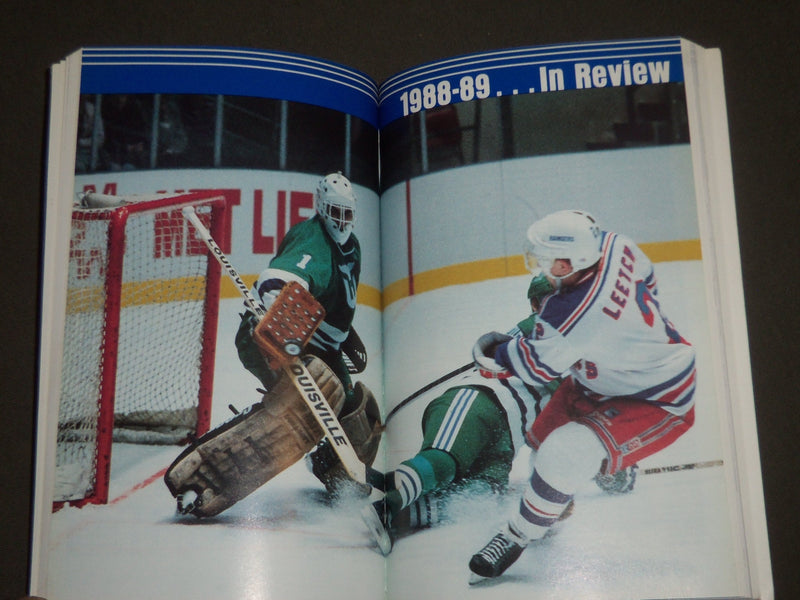 1989-1998 NEW YORK RANGERS YEARBOOKS - MEDIA GUIDES - NICE PHOTOS - O 1733