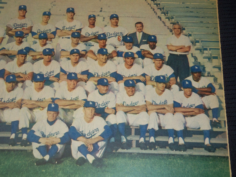1959 LOS ANGELES DODGERS COLOROTO MAGAZINE TEAM PHOTO - 34 PIECES - #143