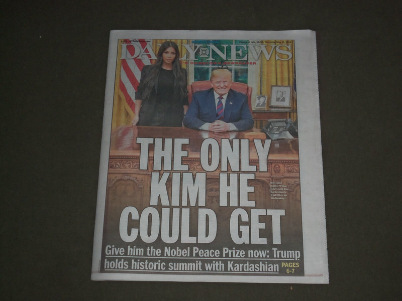 2018 MAY 31 NEW YORK DAILY NEWS - KIM KARDASHIAN & DONALD TRUMP IN OVAL OFFICE