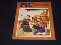 1943 SEPTEMBER 14 PIC MAGAZINE - DAIRY WORKER FRONT COVER - E 20553