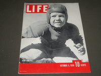 1939 OCTOBER 9 LIFE MAGAZINE - KID'S FOOTBALL COVER - L 151