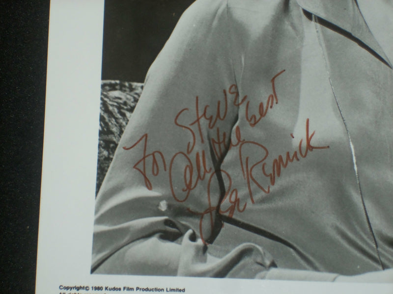 1980'S LEE REMICK AUTOGRAPHED 8X10 PHOTOGRAPH - J 6250