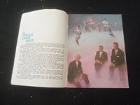 1961 SHIPSTADS & JOHNSON ICE FOLLIES SOUVENIR PROGRAM - SILVER JUBILEE - B 1140V