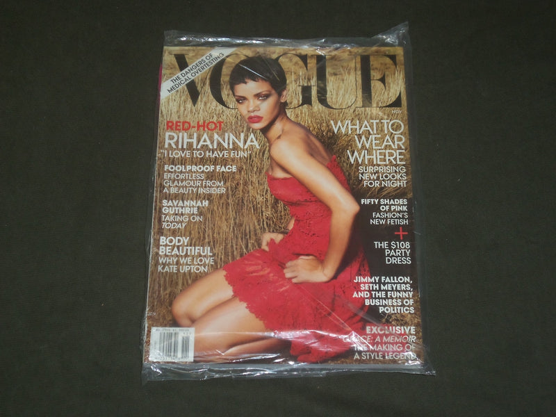 2012 NOVEMBER VOGUE MAGAZINE - RIHANNA - B 2573