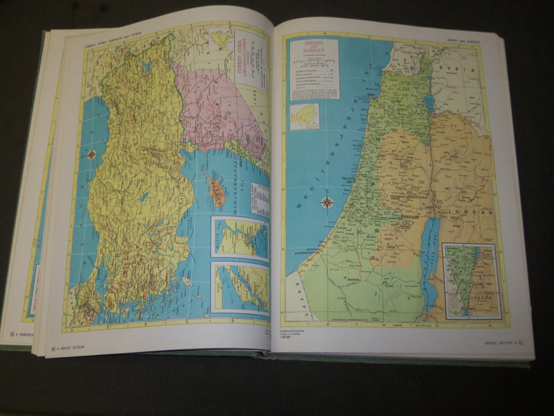 1959 HAMMOND'S AMBASSADOR WORLD ATLAS - 7TH PRINTING - NICE MAPS - KD 5367