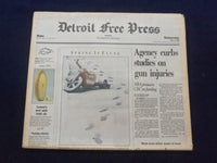 1996 MAY 1 DETROIT FREE PRESS NEWSPAPER - CDC CURBS GUN INJURY STUDIES - NP 7261