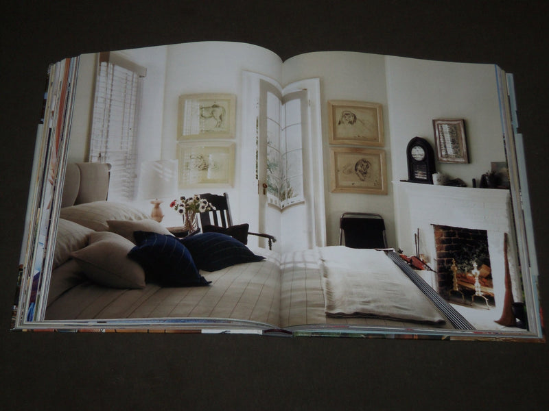 2010 AT HOME WITH TOWN & COUNTRY BOOK BY SARAH MEDFORD - GREAT PHOTOS - D 197