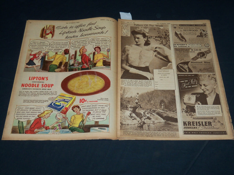 1944 APRIL 23 THE PITTSBURGH PRESS SUNDAY ROTO SECTION - COAST DEFENDER- NP 4502