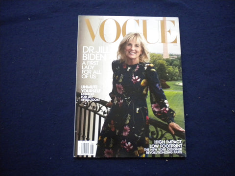 2021 AUGUST VOGUE MAGAZINE - DR. JILL BIDEN COVER - B 676U