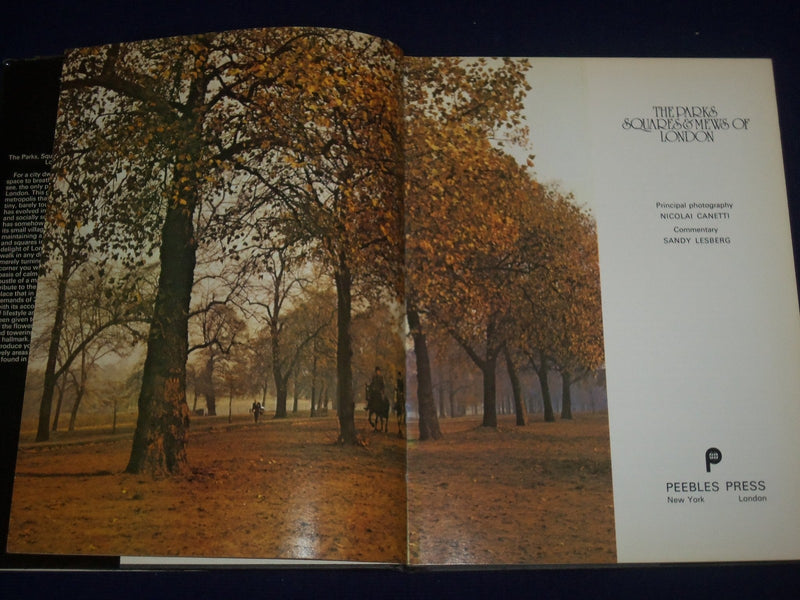 1976 THE PARKS SQUARES & MEWS OF LONDON HARDCOVER BOOK BY S. LESBERG - KD 2794