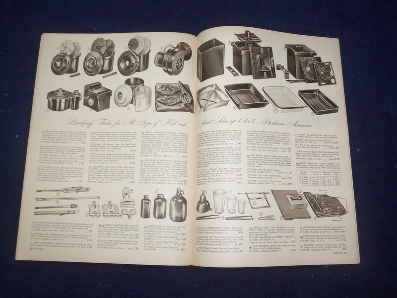 1952 MONTGOMERY WARD PHOTOGRAPHIC CATALOG - SOFTCOVER - J 9303