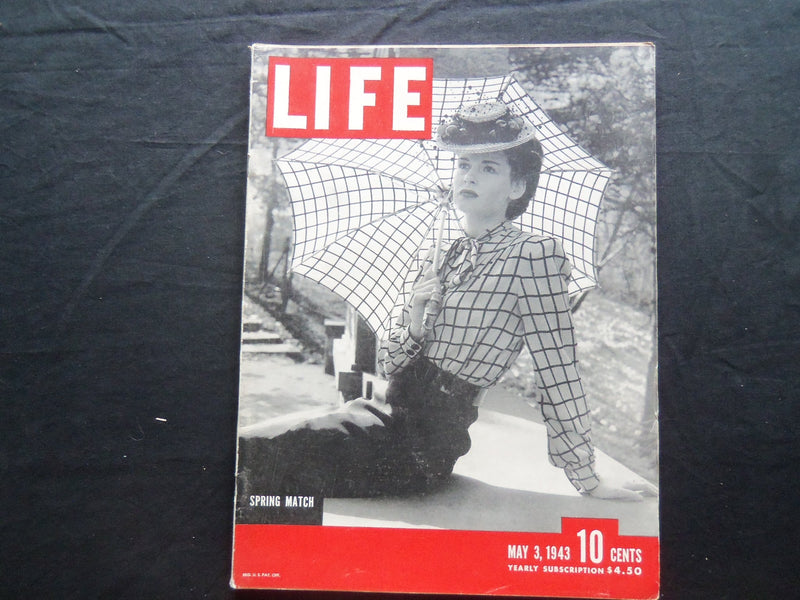 1943 MAY 3 LIFE MAGAZINE - MATCHING DRESS AND PARASOL IN FASHION - L 337