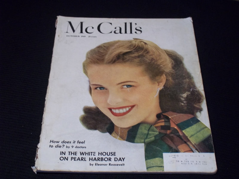 1949 OCTOBER MCCALL'S MAGAZINE - NICE FASHION FRONT COVER - E 20266
