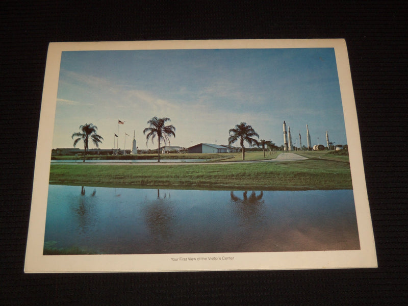 1970'S JOHN F. KENNEDY SPACE CENTER SOUVENIR BOOK - NICE PHOTOS - J 7883