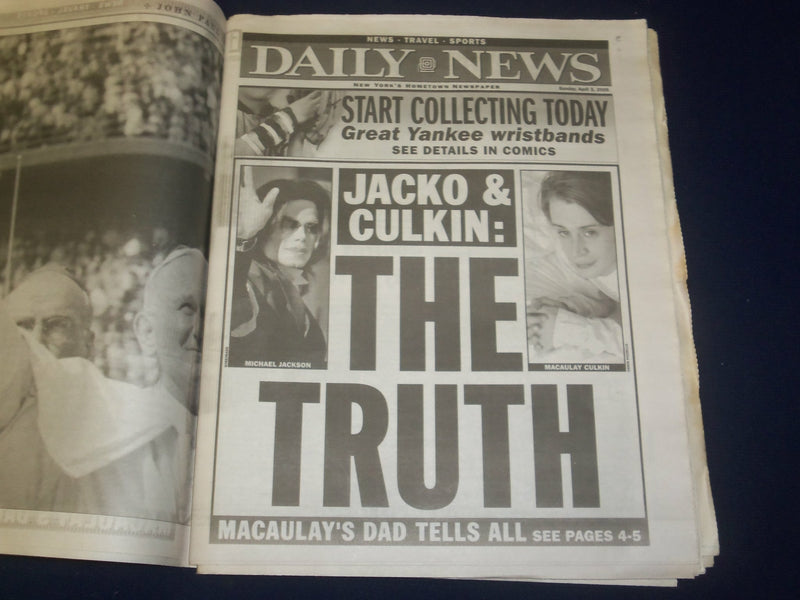 2005 APRIL 3 NEW YORK DAILY NEWS NEWSPAPER - POPE JOHN PAUL II DIED - NP 4195