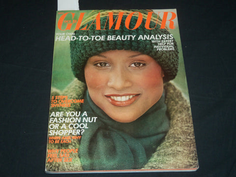 1975 OCTOBER GLAMOUR MAGAZINE - BEVERLY JOHNSON COVER - FASHION - J 5557