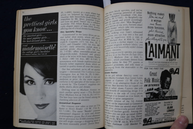 1960-1961 THE IVY LEAGUE GUIDE TO NEW YORK SOFTCOVER BOOK - K 971