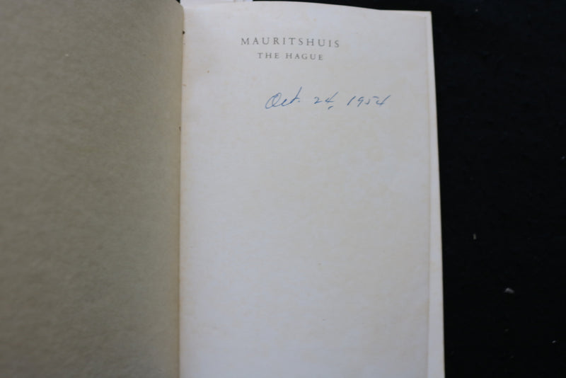 1953 MAURITSHUIS THE HAGUE ILLUSTRATED GUIDE SOFTCOVER BOOK - K 2218
